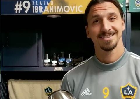 Atacante Ibrahimovic diz que Ronaldinho é melhor que Cristiano Ronaldo