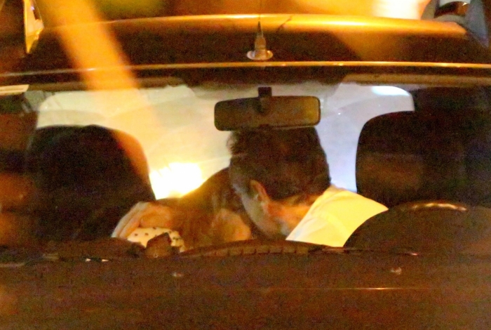 Cissa Guimarães é flagrada aos beijos com moreno misterioso 