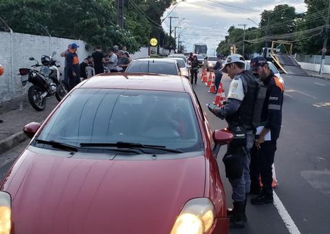 Motorista é preso e mais de 20 são flagrados dirigindo embriagados em Manaus 