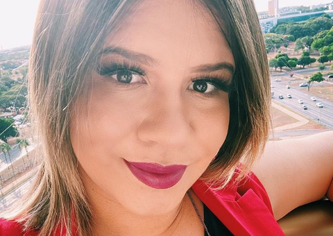 Marilia Mendonça se solidariza com participante negra ignorada por Silvio Santos 