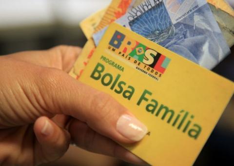 Caixa começa a pagar hoje décimo terceiro do Bolsa Família