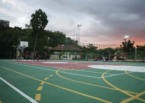 Quadras do Parque dos Bilhares são entregues reformadas em Manaus