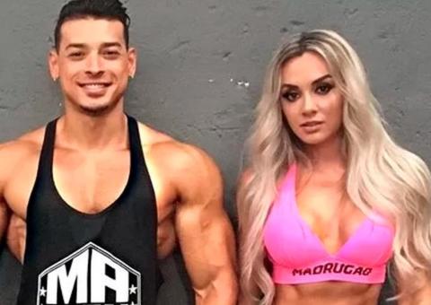 Juju Salimeni remove tatuagem com o nome de Felipe Franco após separação 