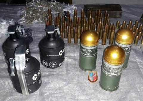 Em Manaus, homem é preso com arsenal de guerra escondido em casa