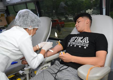Universitários da UEA fazem campanha de doação de sangue em Manaus