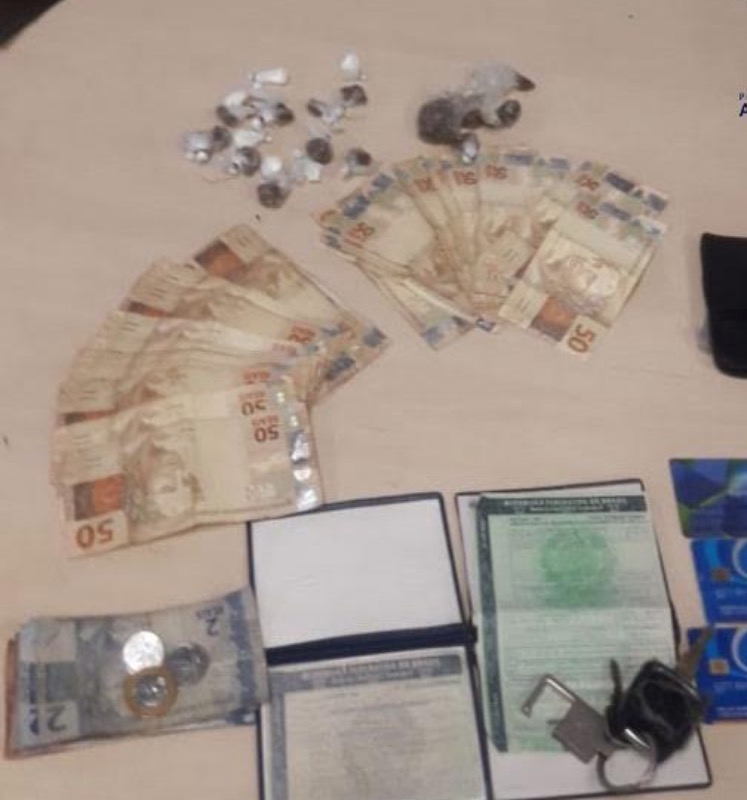 Integrante de facção criminosa é preso com drogas escondidas em árvore no Amazonas