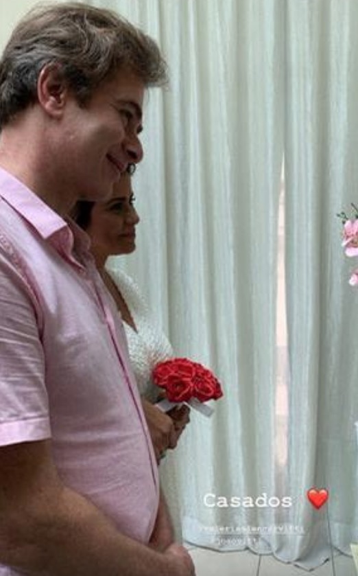 Pais de Rafa Vitti se casam oficialmente após 25 anos de relacionamento