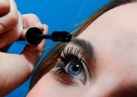 Dicas para recuperar o rímel quando estiver seco; Confira