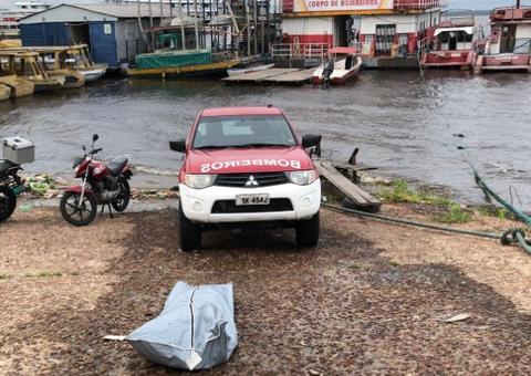 Em Manaus, catador de latinhas encontra corpo de homem boiando em rio 