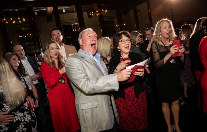 Imobiliária distribui US$ 10 milhões em bônus para funcionários