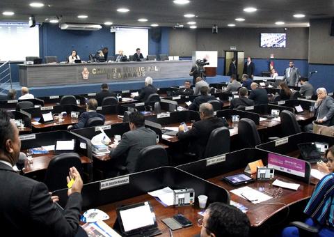 Vereadores aprovam reajuste de 6% para servidores da Prefeitura de Manaus 