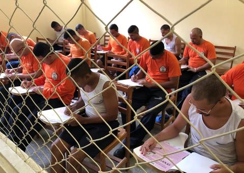 Mais de 500 detentos realizam prova do Enem no Amazonas 
