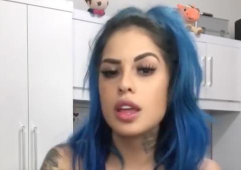 Tati Zaqui rebola com saia que não dá conta do recado e 'corpo real' impressiona