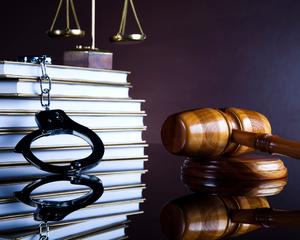 Palanque eleitoral contaminado por tentativa de manipular órgãos de controle