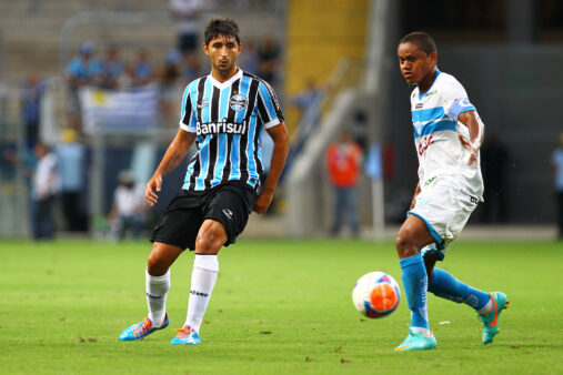 Ex-Grêmio é detido com armas ao agredir funcionários e policiais em parque