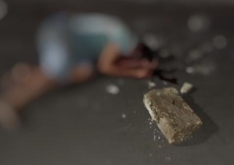 Homem mata esposa com 18 facadas e é espancado com bloco de concreto no Amazonas