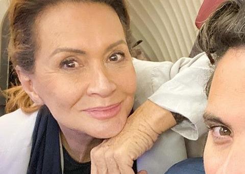 Aos 73, ex-BBB Ieda abre álbum de casamento com advogado 36 anos mais novo 