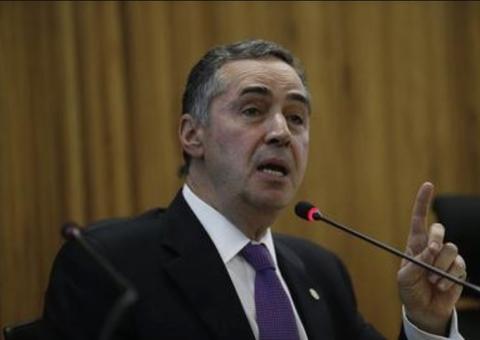 Barroso suspende lei que proibia conteúdo sobre 'ideologia de gênero' em escolas