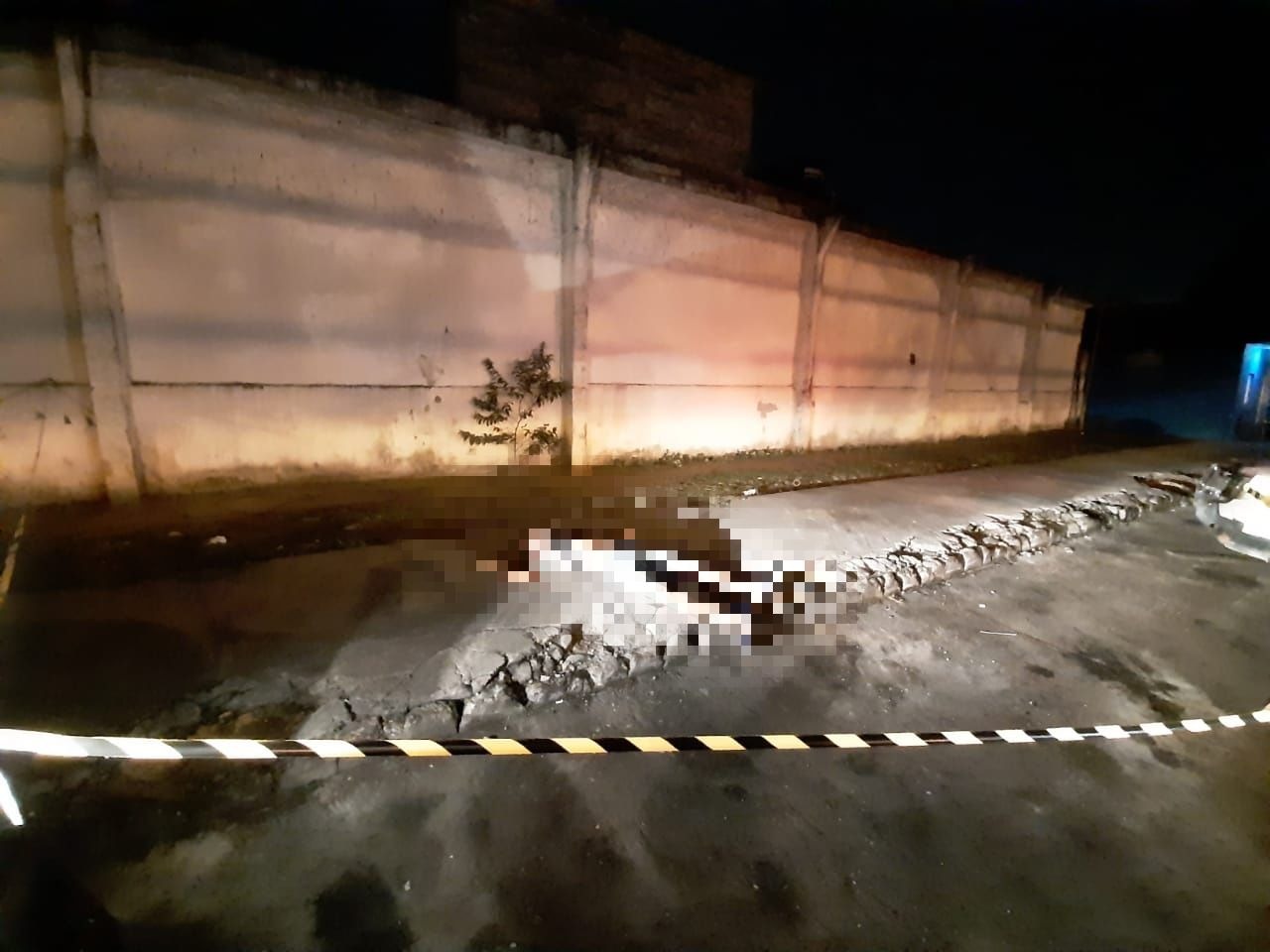 Homem dorme na calçada do T5 e é esmagado por ônibus em Manaus