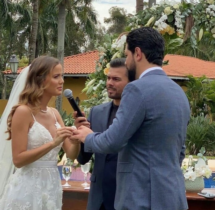 Sertanejo Sorocaba se casa com ex-Miss DF em cerimônia intimista e romântica