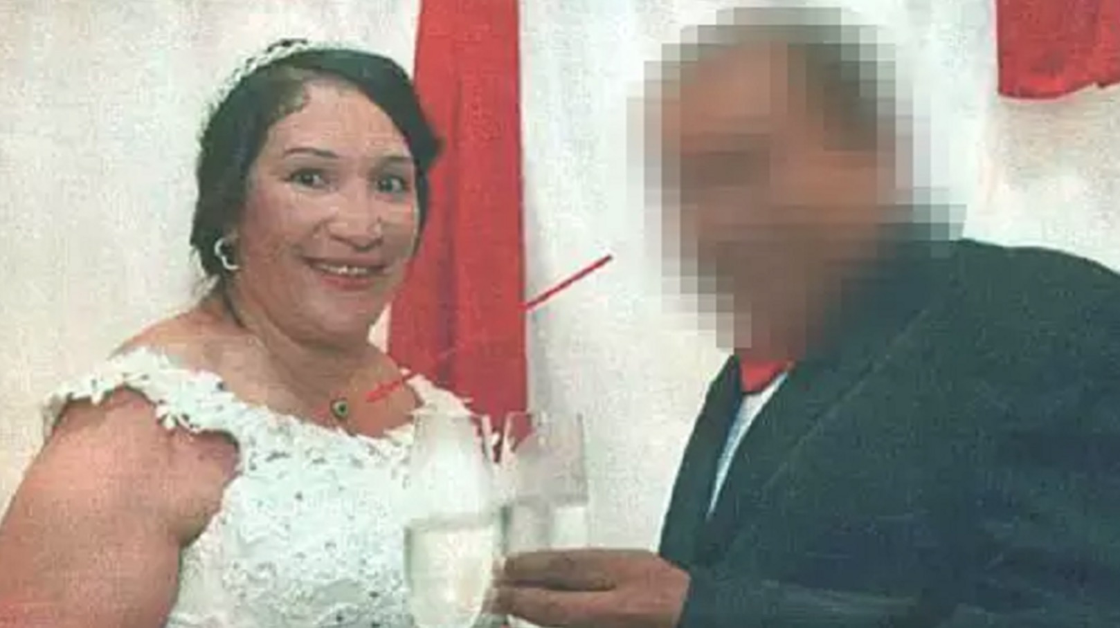Doméstica é condenada por furto após usar joia de patrões em seu casamento