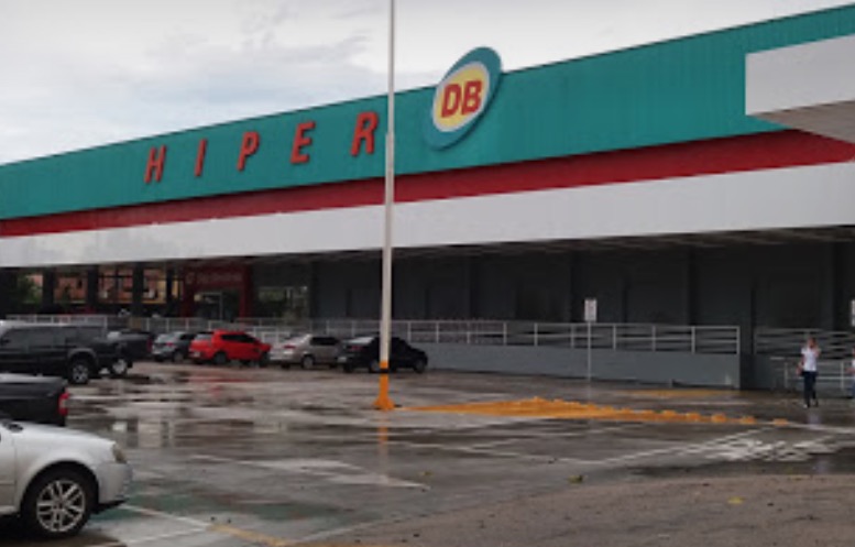 Criminosos algemam vigilante e fazem mega assalto no Supermercado DB em Manaus