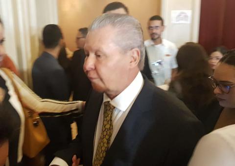 Em posse do novo presidente do TCE, Arthur diz que Mario de Mello é muito equilibrado