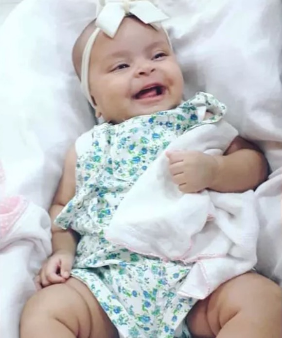 Bebê de 4 meses morre ao ser lançada de carro em grave acidente