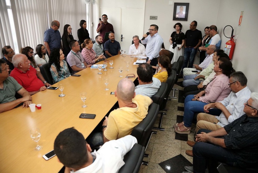 Servidores de área não específica da prefeitura ganham plano de cargos e salários em Manaus 