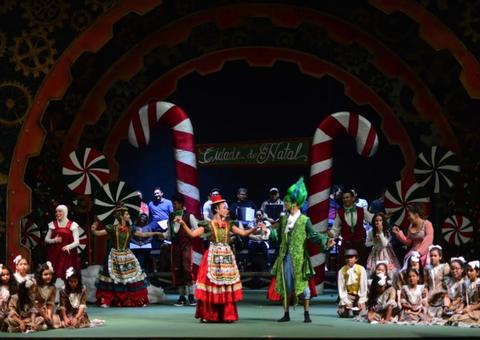 Em exibição no Teatro Amazonas, 'A Caixa Mágica de Natal' terá audiodescrição e Libras