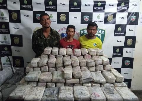 Trio é preso com mais de 130 kg de drogas em barco no Amazonas