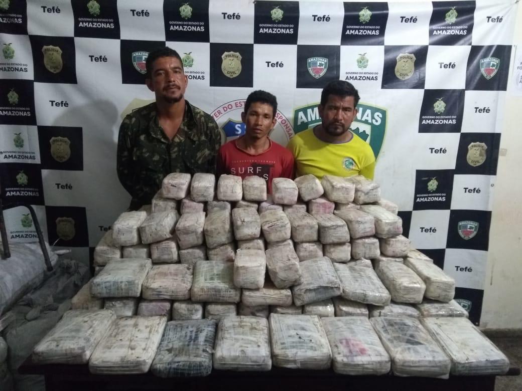 Trio é preso com mais de 130 kg de drogas em barco no Amazonas