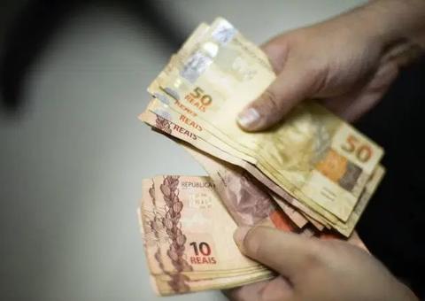 Servidores públicos do Amazonas começam a receber 2ª parcela do 13º salário