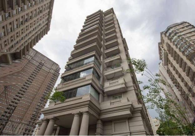 Faustão compra tríplex e ostenta com dez banheiros e vinte garagens 