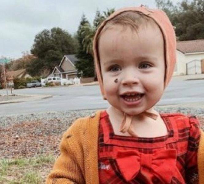 Pais se recusam a enterrar filha de 2 anos acreditando que ela possa ressuscitar 