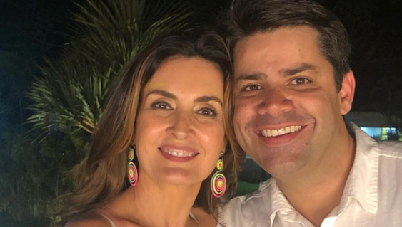 Emocionada, Fátima Bernardes se despede de Lair Rennó