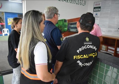 Em fiscalização, Procon flagra irregularidades em guichês da Rodoviária de Manaus 