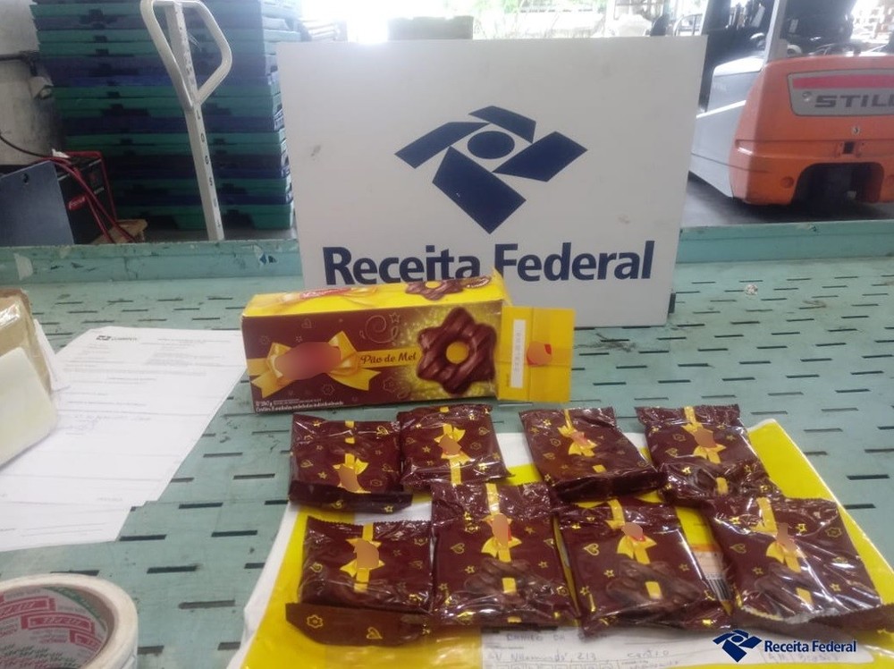 Chocolate recheado de drogas é apreendido em encomenda no Correio de Manaus 