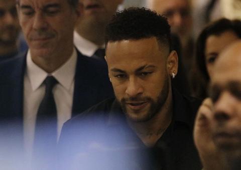 Cai pela primeira vez o valor de mercado do atacante Neymar Jr