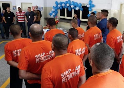 Detentos participam de curso de eletricista em Manaus