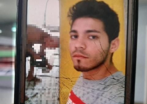 Em Manaus, jovem é achado morto com 74 facadas no quintal da casa da avó