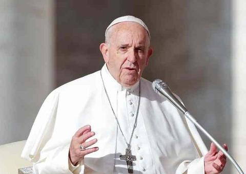 Papa Francisco diz que Igreja está atrasada e pede reformas