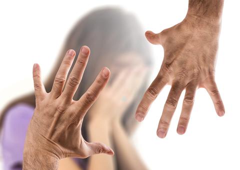 Adolescente é estuprada por dois homens na mesma noite