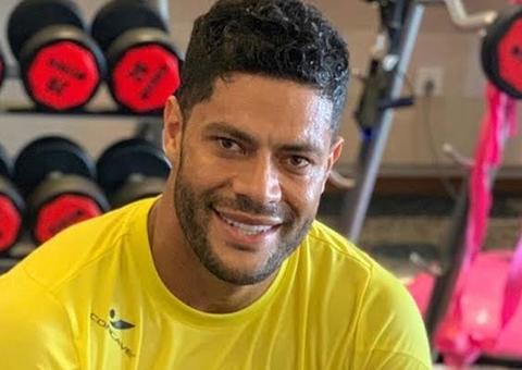 Jogador Hulk engata namoro com a sobrinha da ex-mulher 