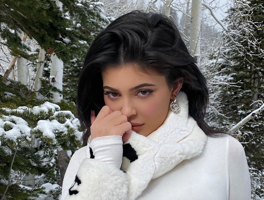 Kylie Jenner choca internautas com ostentação em presente de Natal para filha Stormi  