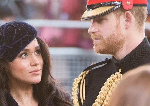 Príncipe Harry e Meghan divulgam cartão de Natal mega fofo com o filho, Archie