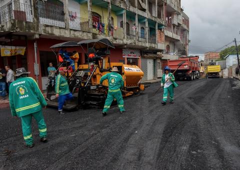 Bairro de Manaus recebe nova capa asfáltica 