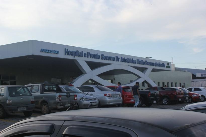 Em Manaus, homem toma arma de policial e acaba baleado 