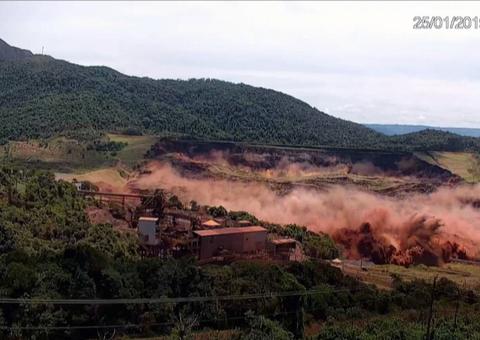Buscas não são interrompidas na véspera do Natal em Brumadinho