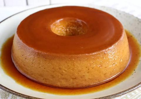 Neste natal, aprenda a fazer um super fácil e delicioso pudim de 'leite queimado' 
